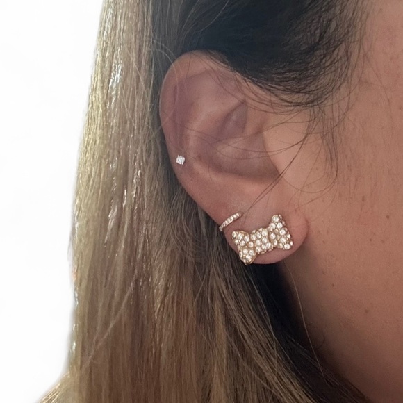 Kate Spade Gold Bow crystals throughout Stud Earrings - like new - Picture 6 of 8